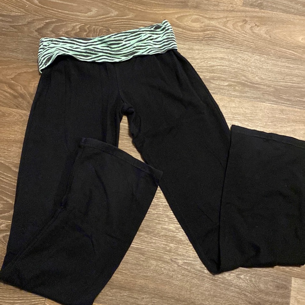 Black leggings.